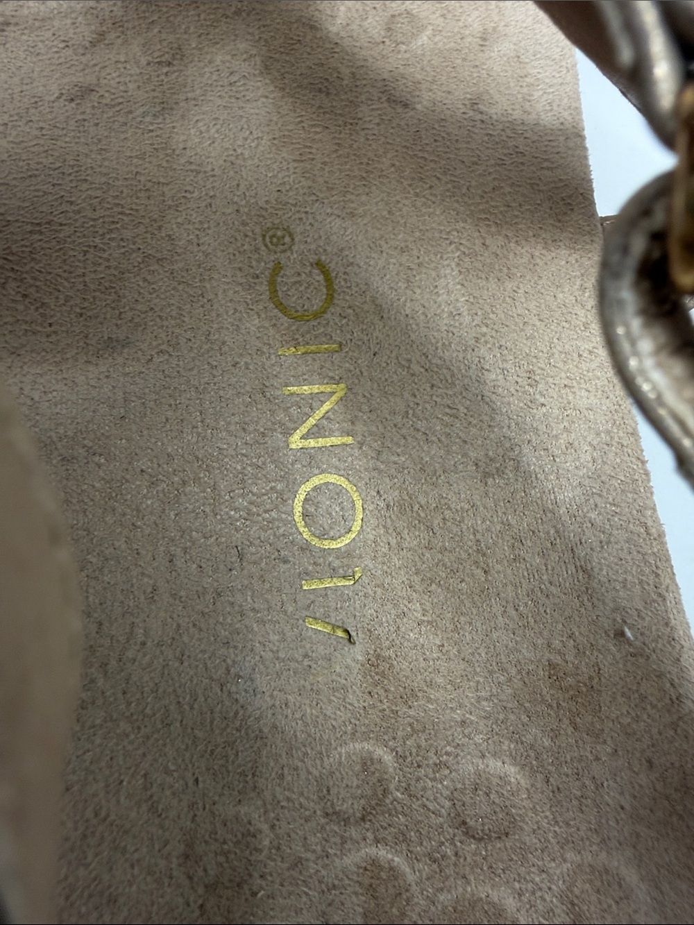 Vionic Rest Jodie model, Metallic Gold Strappy Sandals - Picture 7 of 8